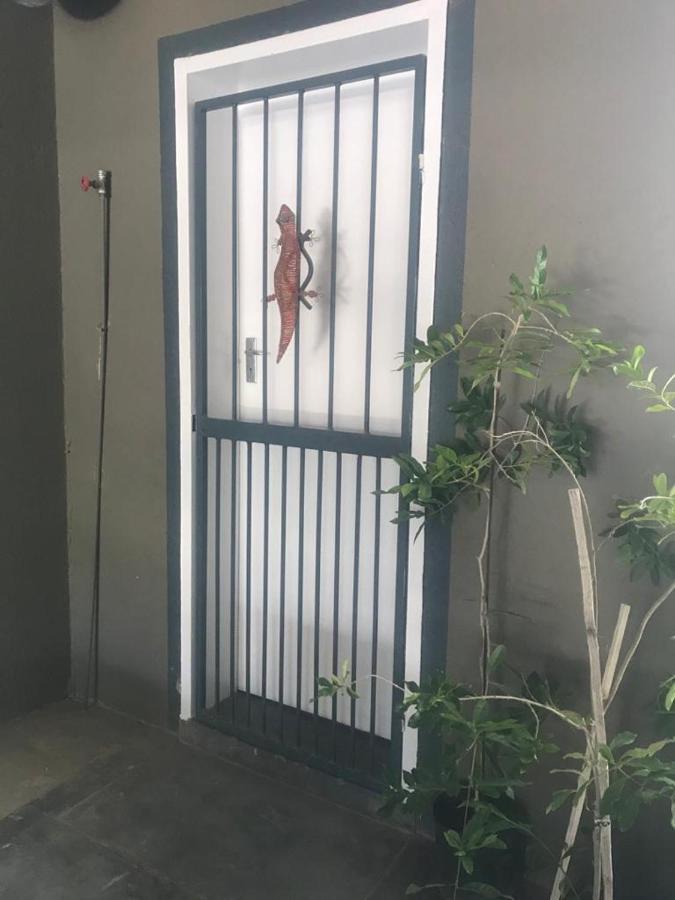 Urbanlife Keetmanshoop Accommodation ภายนอก รูปภาพ