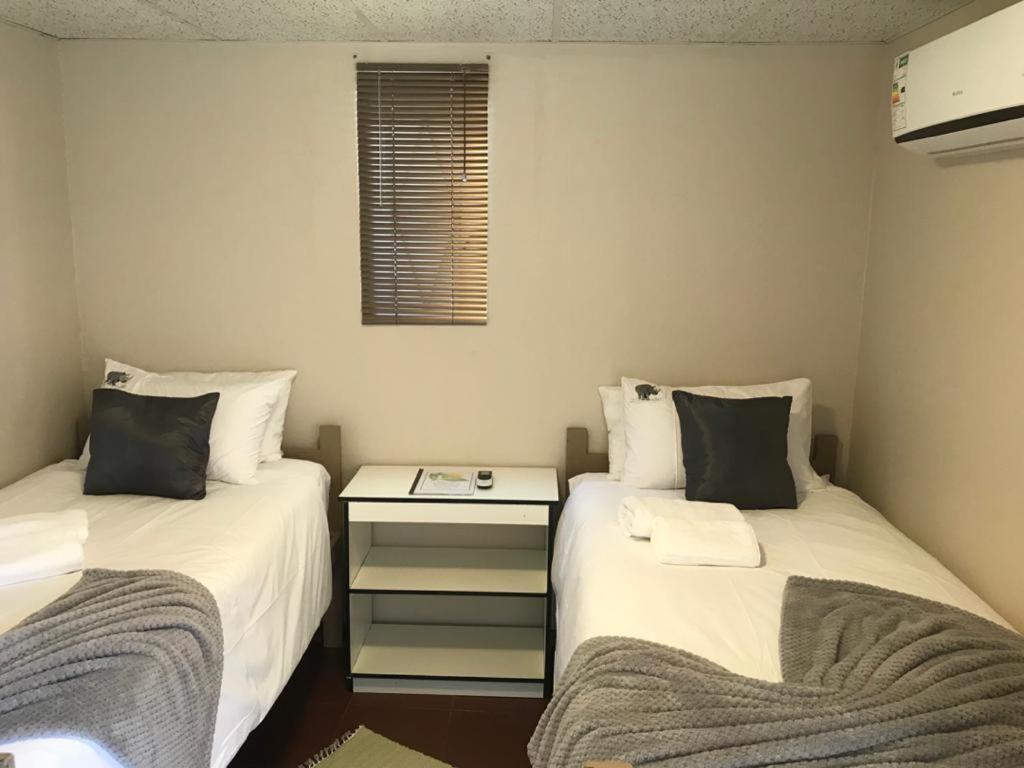 Urbanlife Keetmanshoop Accommodation ภายนอก รูปภาพ