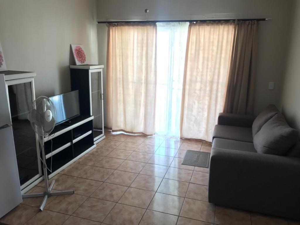 Urbanlife Keetmanshoop Accommodation ภายนอก รูปภาพ