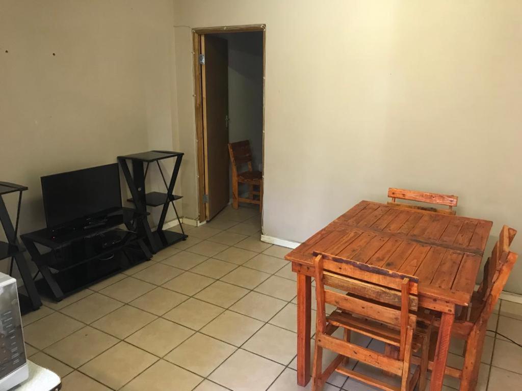 Urbanlife Keetmanshoop Accommodation ภายนอก รูปภาพ