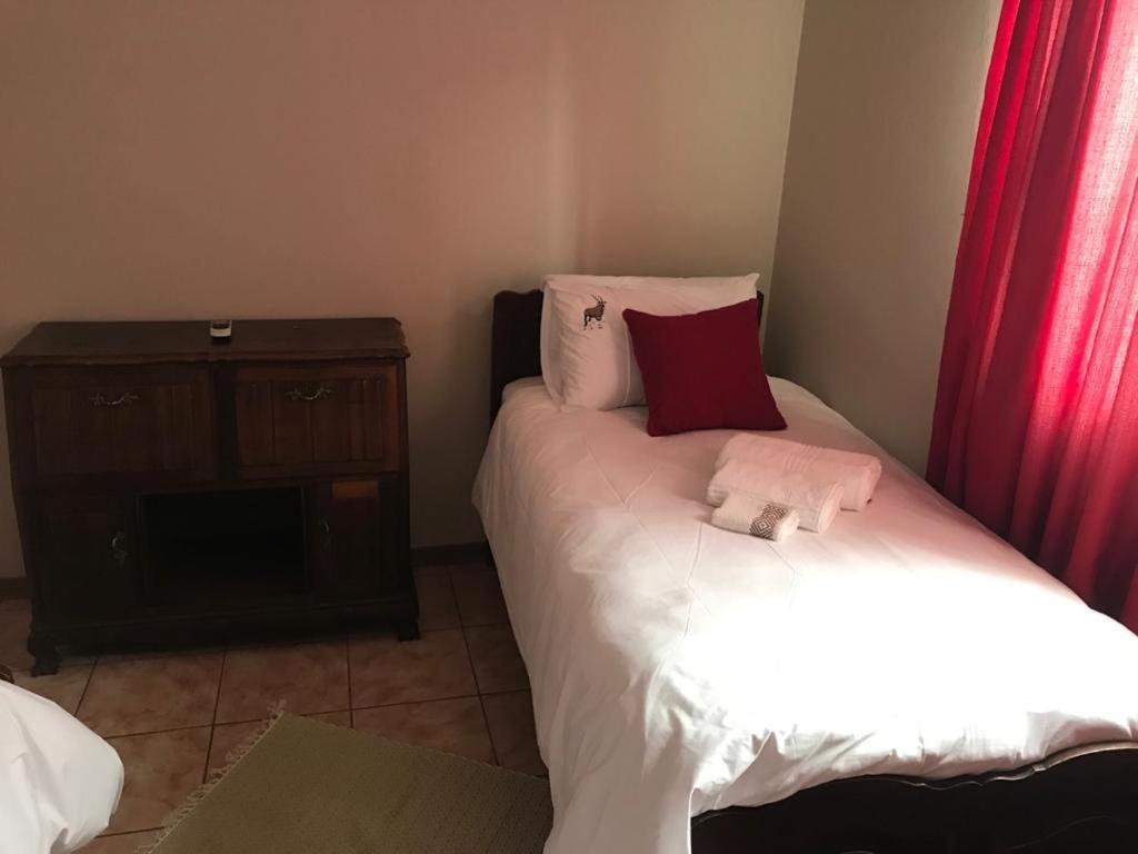 Urbanlife Keetmanshoop Accommodation ภายนอก รูปภาพ